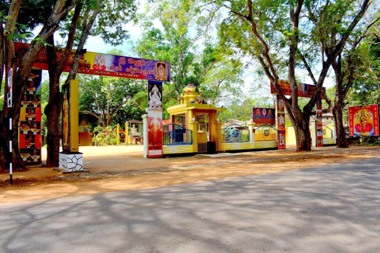 Sri Mayura Holiday Resort Kataragama Esterno foto